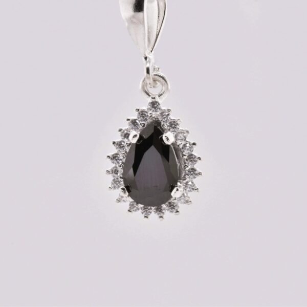 Gota con Zirconias sin bisel