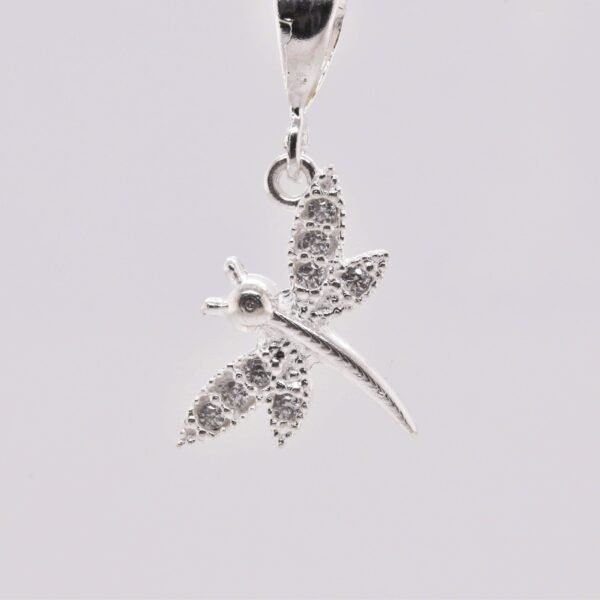 Elegante Colgante de Libélula de Plata 925